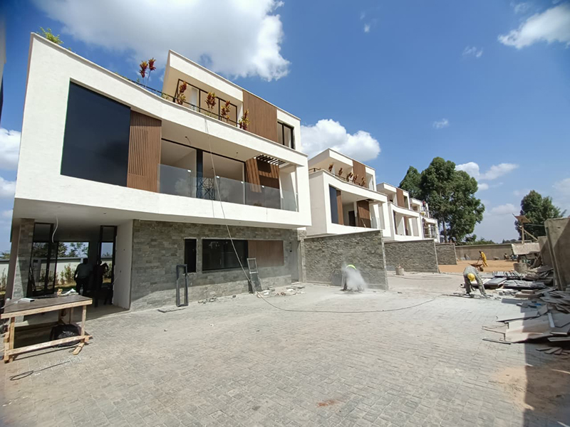 5 Luxurious 4-Bedroom Townhomes in Runda