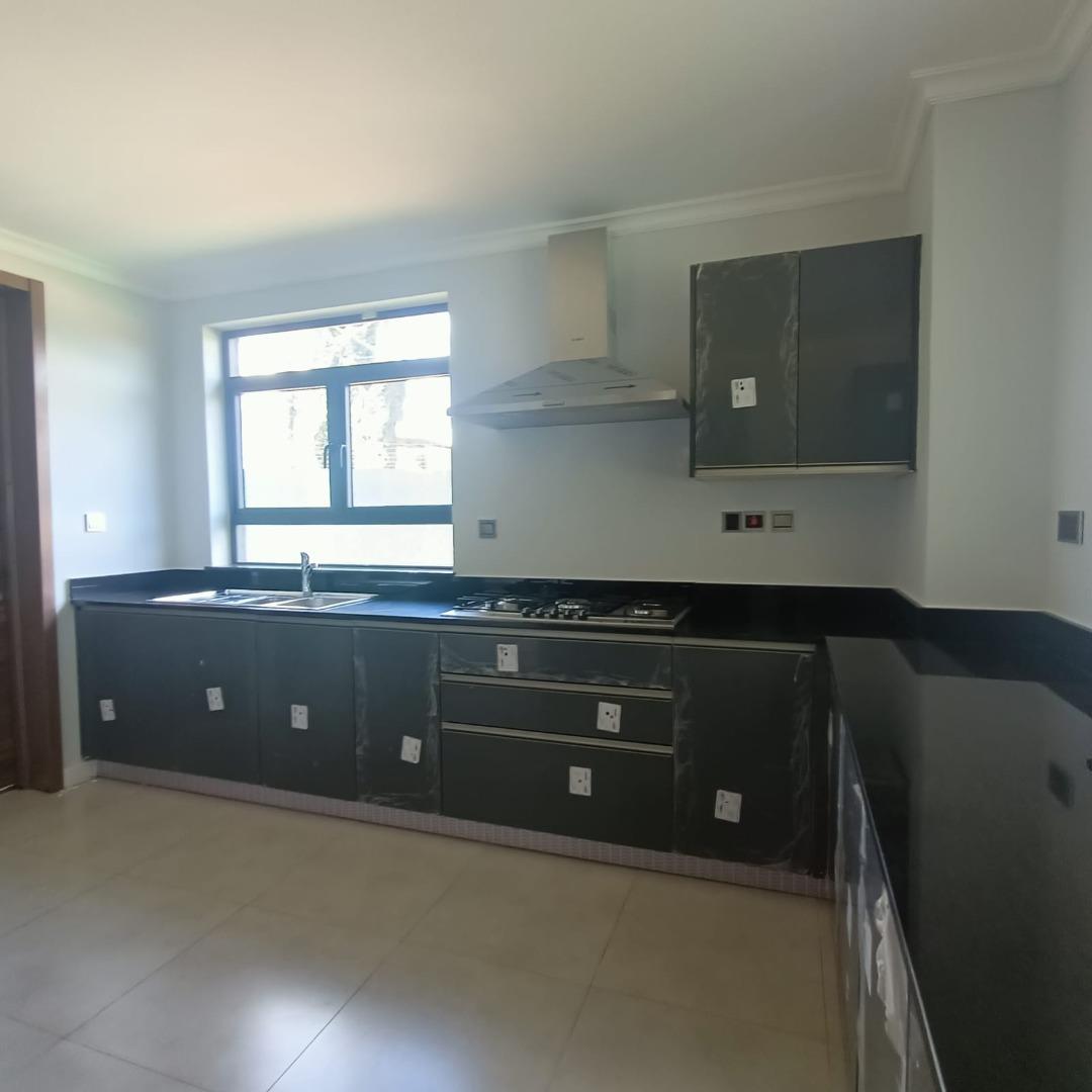 Luxury 4 Bedroom Townhouse in a Secure Gated Estate in Runda