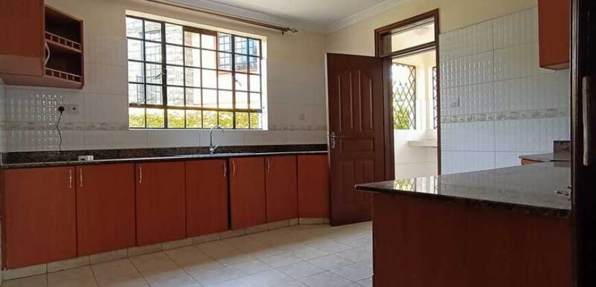 Gorgeous 4 Bedroom Townhouse with Dsq for Rent at Fourways Junction, Kiambu road